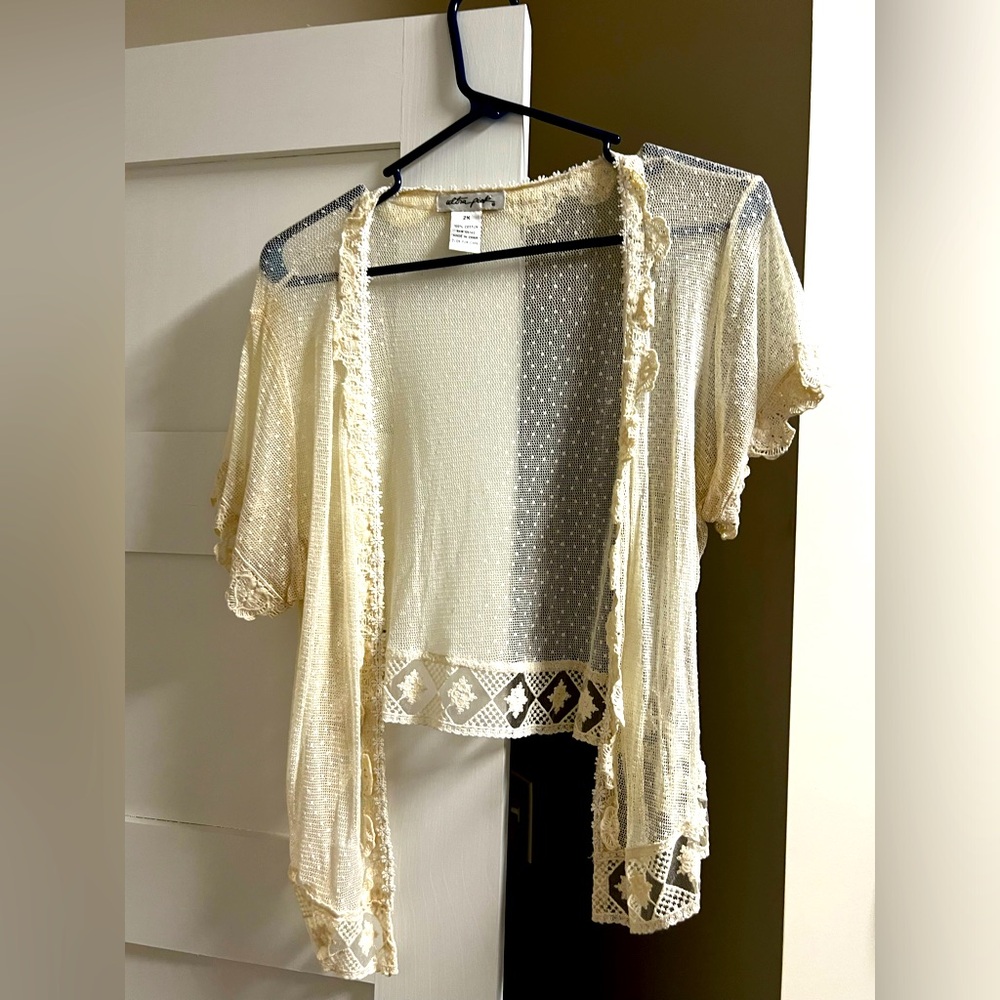 Cream colored cover/overlay